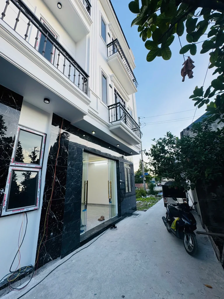 NHÀ 3,5 TẦNG – XÂY ĐỘC LẬP – Ô TÔ ĐỖ CỬA – TẠI KIỀU ĐÔNG – HỒNG THÁI