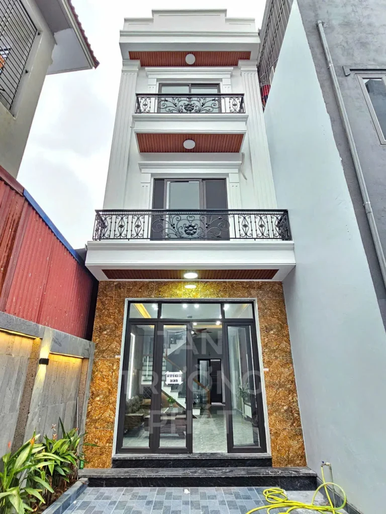 💥 Nhà xây độc lập, móng cọc bê tông, 2 mặt ngõ, OTO ĐỖ NGÀY ĐÊM, sân cổng trước sau tại Quỳnh Hoàng, Nam Sơn